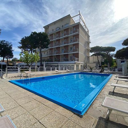 Hotel Franca Милано Мартима Екстериор снимка