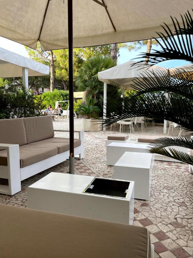 Hotel Franca Милано Мартима Екстериор снимка