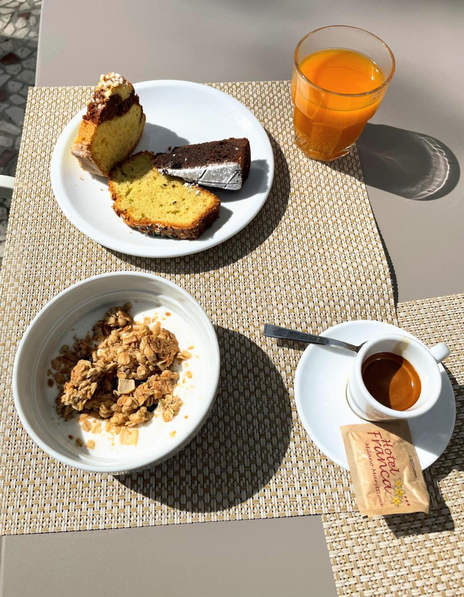 Hotel Franca Милано Мартима Екстериор снимка